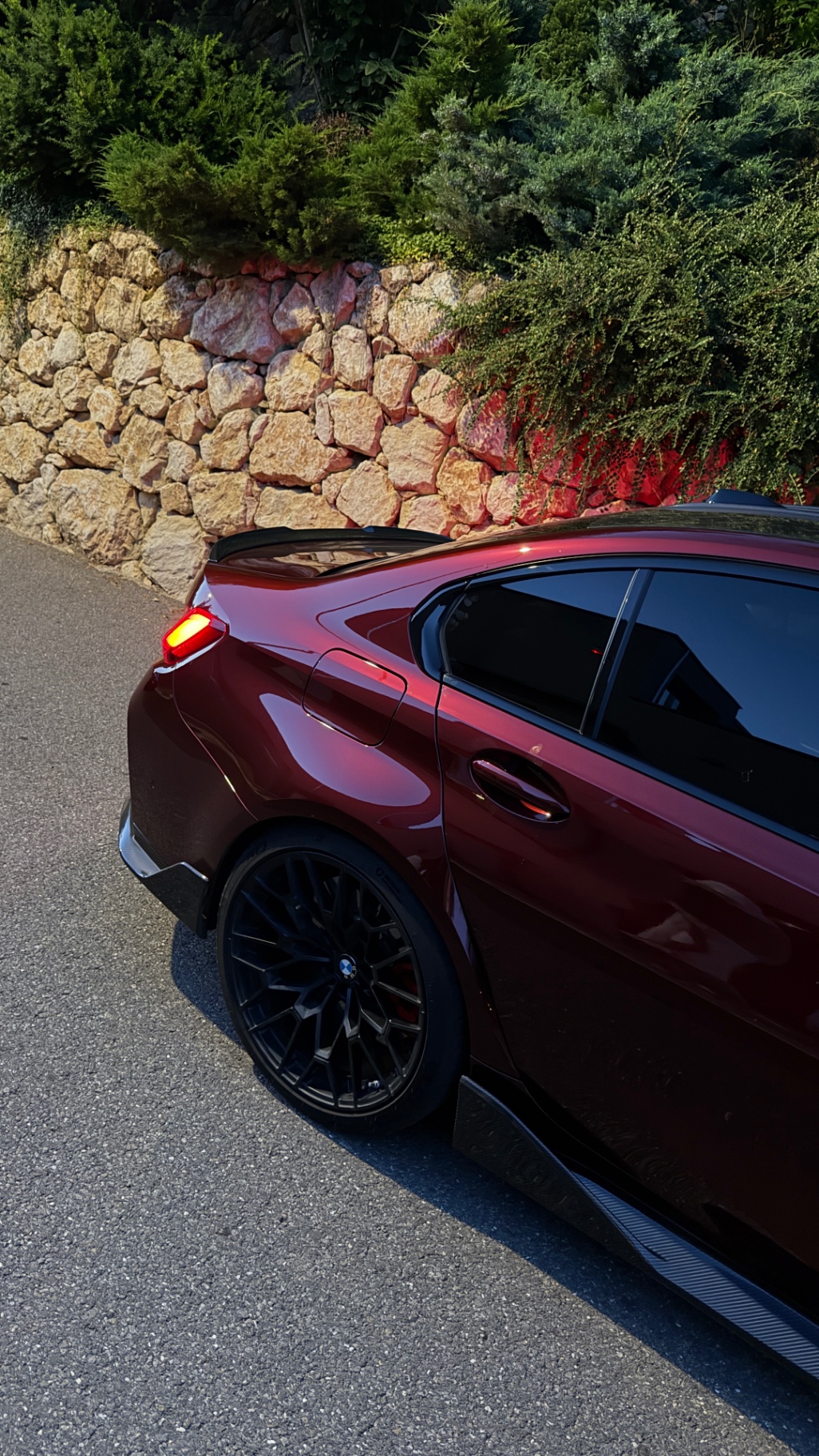 Detaliu eleron carbon si janta BMW M3